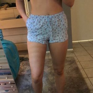 Super cute floral flowy shorts